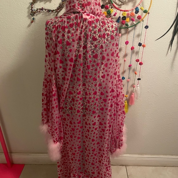 Rare Dolls Kill Sugar Thrillz Pink Heart Mesh Wrap Faux Fur Robe - Picture 6 of 10